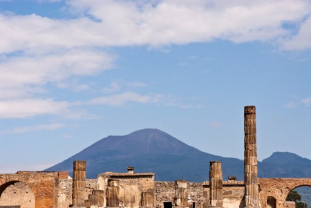 ポンペイ遺跡とベスビオ山