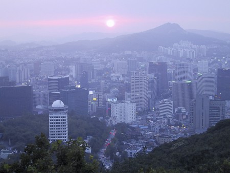 韓国；ソウル暮景